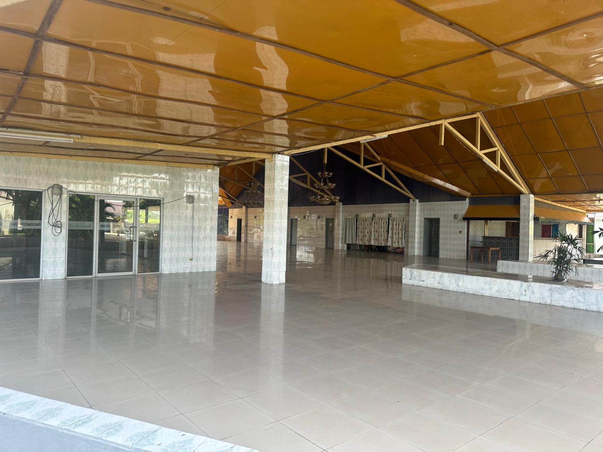 Funworld Plaza Hotel Nadi Exteriör bild