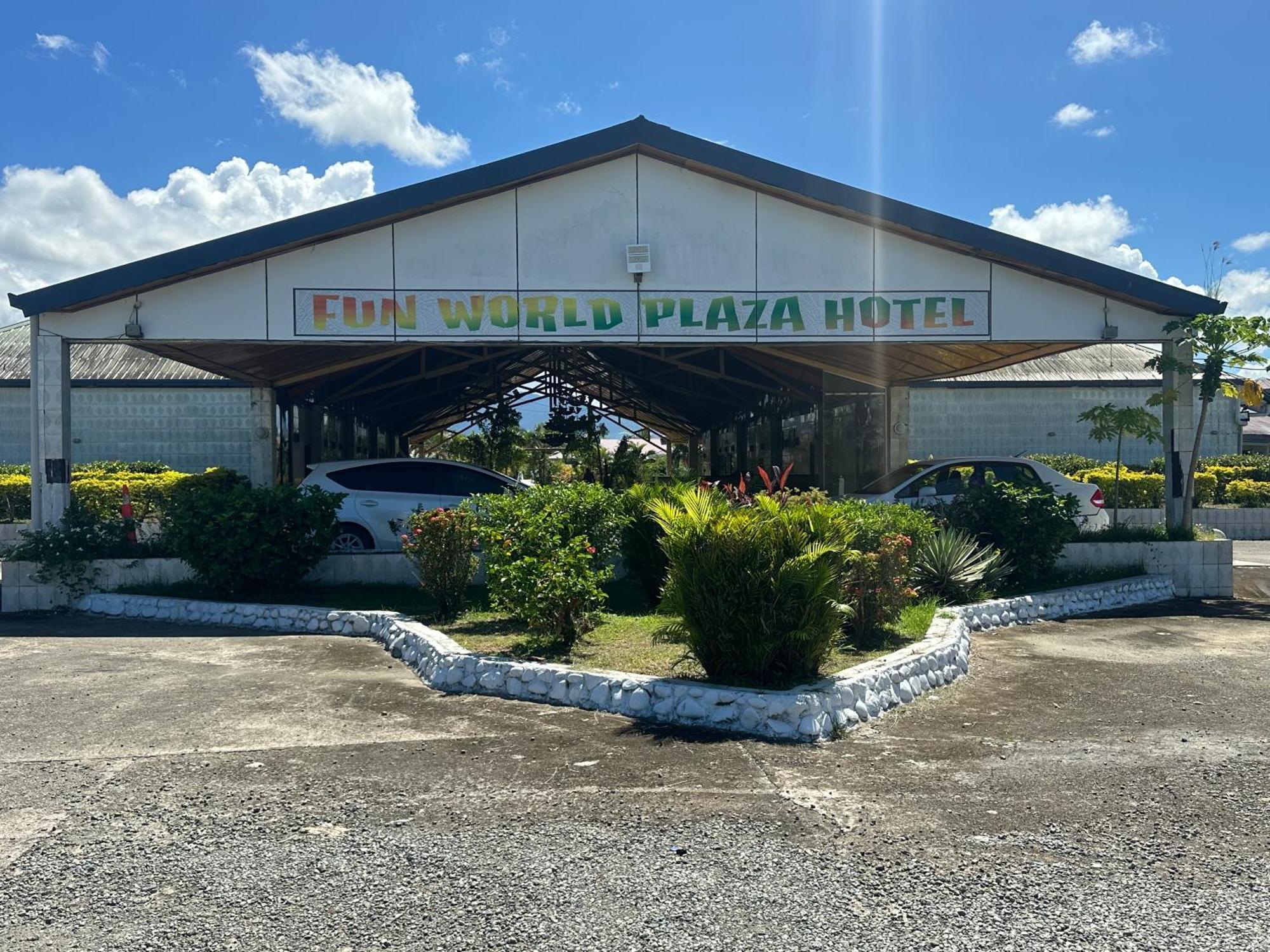 Funworld Plaza Hotel Nadi Exteriör bild