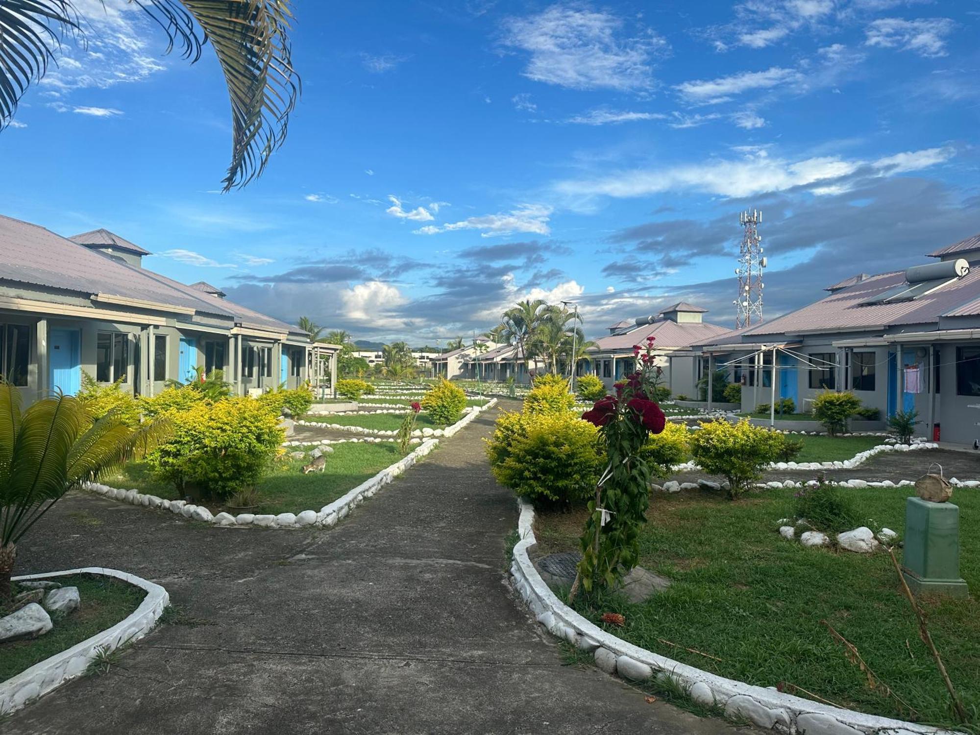 Funworld Plaza Hotel Nadi Exteriör bild