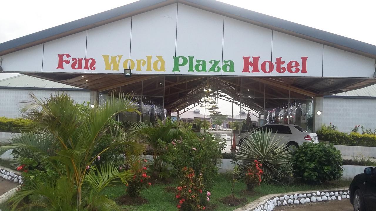Funworld Plaza Hotel Nadi Exteriör bild